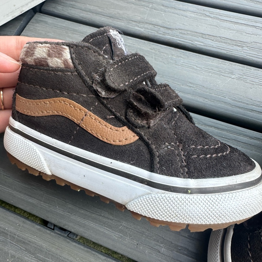 Vans Brown and Tan High-Top Sneakers with Velcro Straps - Picture 4 of 6